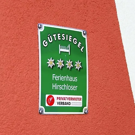 Hirschloser Apartment *